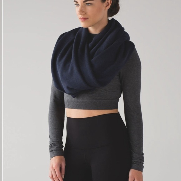 Lululemon After Asana Wrap Heathered Inkwell - Picture 2 of 8